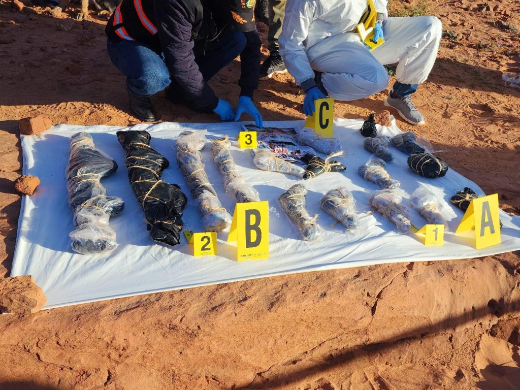 تضم كلاشنكوف وبنادق ومسدسات.. الأمن المغربي يقتحم قاعدة إرهابية مرتبطة ب”داعش”