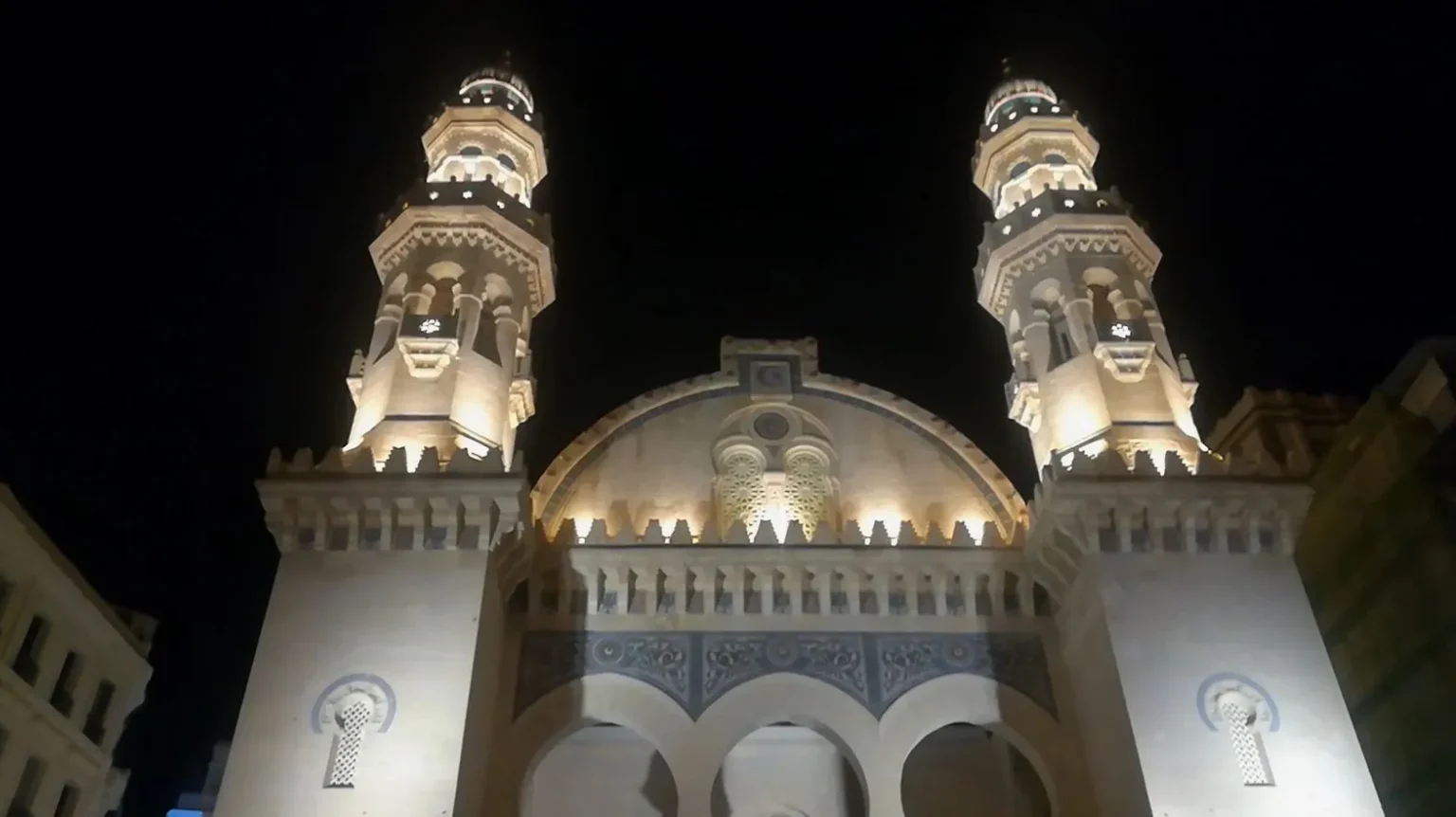 جامع كتشاوة.. الشاهد على هولوكوست فرنسا