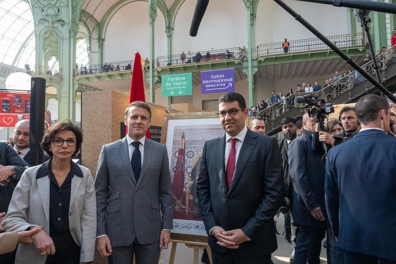 ماكرون يزور جناح المغرب بمعرض باريس