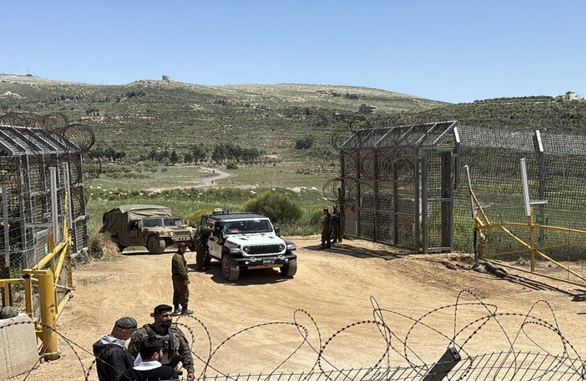 الجيش الإسرائيلي ينشر مشاهد لنصب مستوصف ميداني جنوب سوريا لـ”دعم سكان المنطقة”