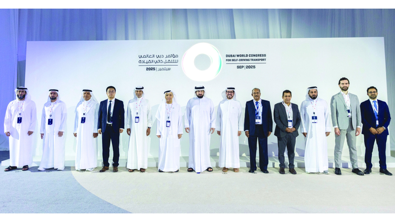 أحمد بن محمد يشهد تكريم الفائزين في «تحدي دبي العالمي للتنقل ذاتي القيادة»