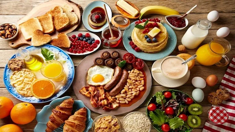 ما خطورة تأجيل وجبة الإفطار على الصحة؟