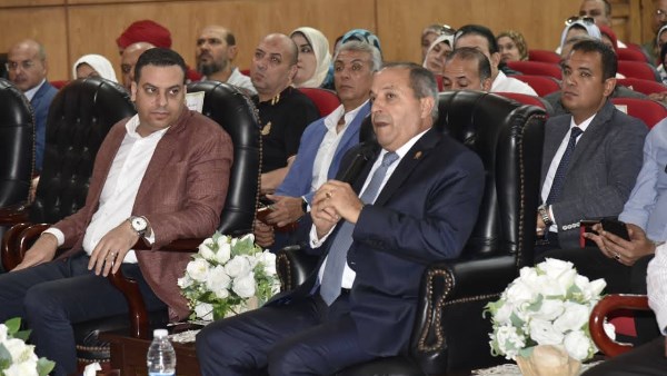 دعم أسر بورسعيد.. منع تحميل أولياء الأمور أي أعباء مالية أو مصروفات إضافية