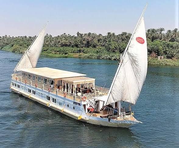 رحلات الدهبيات النيلية بين الأقصر وأسوان