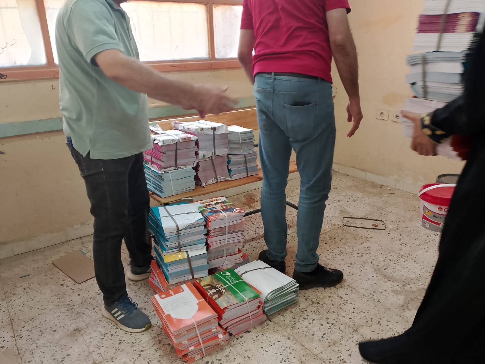 وصول الكتب المدرسية للمدارس وصول الكتب المدرسية للمدارس