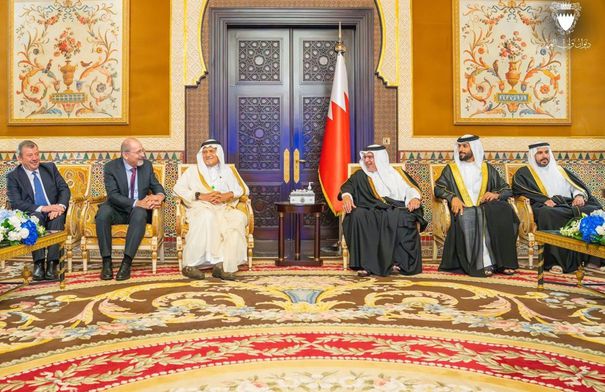 ولي عهد البحرين يستقبل الصفدي…