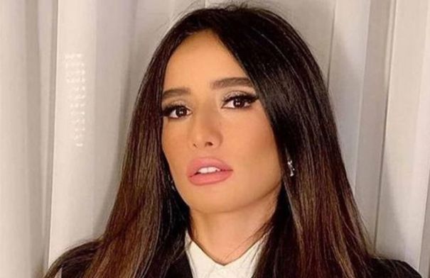 زينة تتعرض لإصابة خطيرة خلال تصوير “ورد وشوكولاته” …