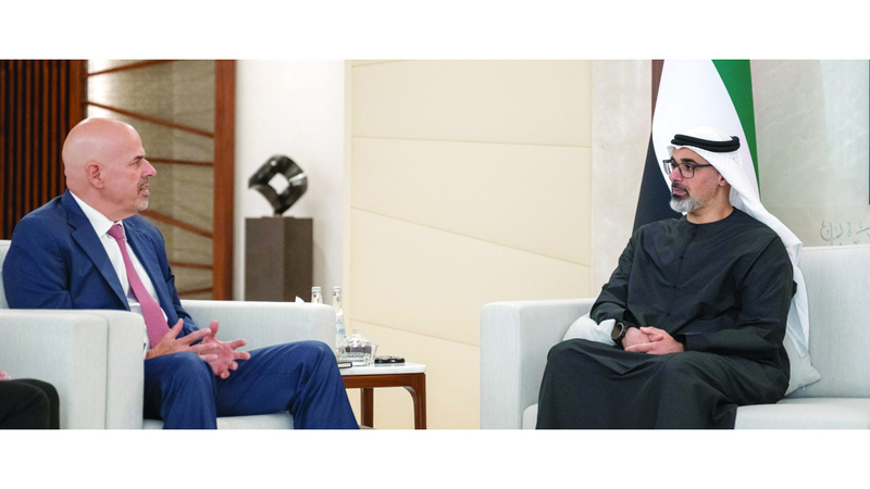 خالد بن محمد يلتقي الرئيس التنفيذي المشارك لشركة «أوراكل»