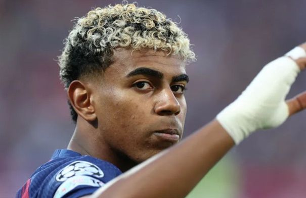 تعرف على الخبير الذي استعان به برشلونه لتقويم سلوك…