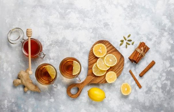 أفضل الوصفات الطبيعية لتفتيح البشرة.. الكركم والعسل سر…