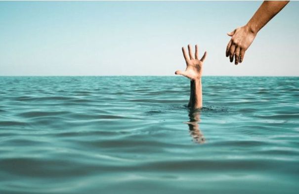 حادثة مؤلمة.. 3 فتيات قاصرات فقدن حياتهن غرقا في اليمن…