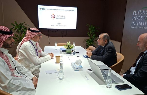 وزير الاستثمار يعقد لقاءات مع شركات ضمن مؤتمر مبادرة…