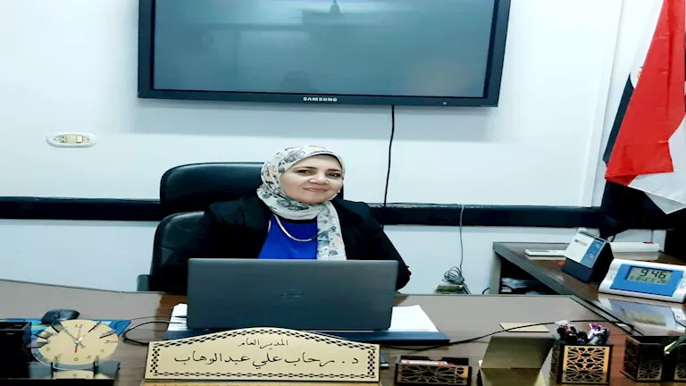 التأمين الشامل بالأقصر يتكفل بعلاج شاب مصاب بضمور العضلات