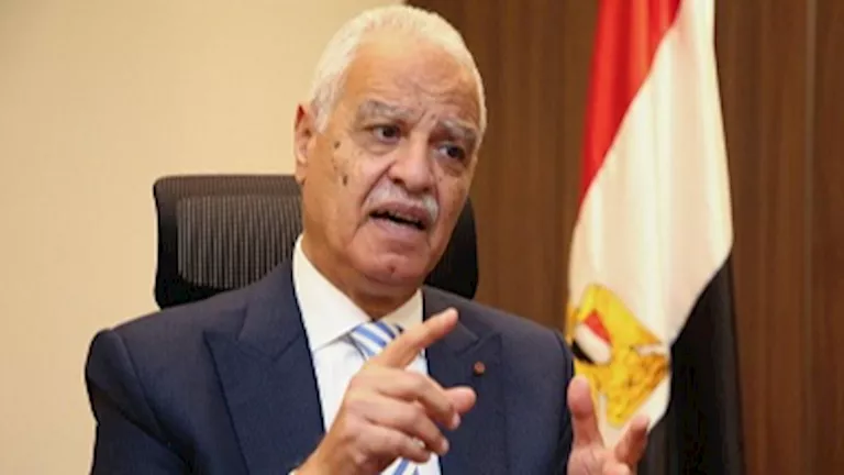 وكيل مخابرات مصر السابق يكشف عن مكالمة سرية فجرًا غيَّرت مسار صفقة شال