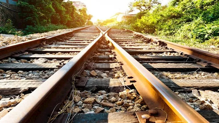 ما السبب وراء وضع الحصى أسفل عجلات القطار؟.. اعرف السر