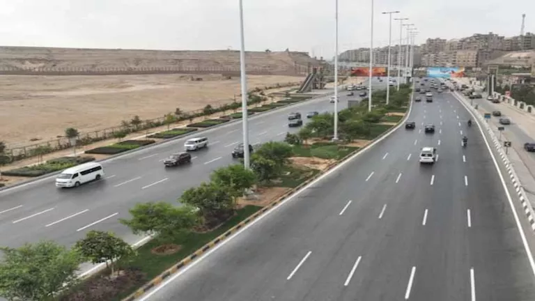 أحدث 13 صورة للمسارات والطرق ومحيط الفنادق قبل افتتاح المتحف المصري ال