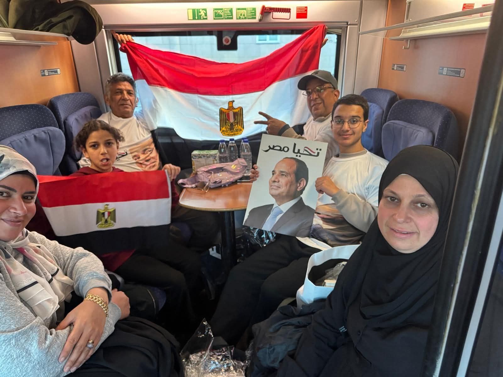 الجاليات فى برلين تطير لبروكسل لاستقبال السيسي الجاليات فى برلين تطير لبروكسل لاستقبال السيسي