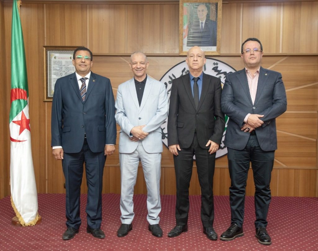 أحزاب الأغلبية تشيد بإصلاحات الرئيس تبون وجهوده لتعزيز الاستقرار الوطني