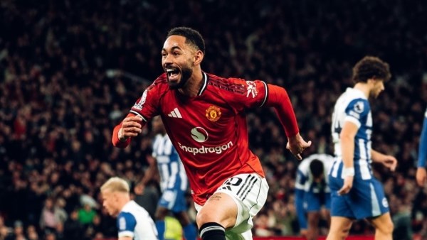 مانشستر يونايتد يضرب برايتون برباعية بالدوري الإنجليزي