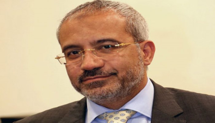 مراد علي: لهذا فرنسا مسيطرة علينا