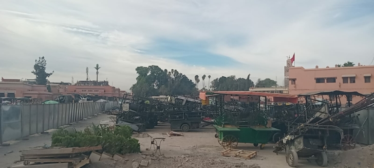 توقيف مؤقت لبائعي المأكولات بساحة جامع الفنا وسط ذروة الموسم السياحي