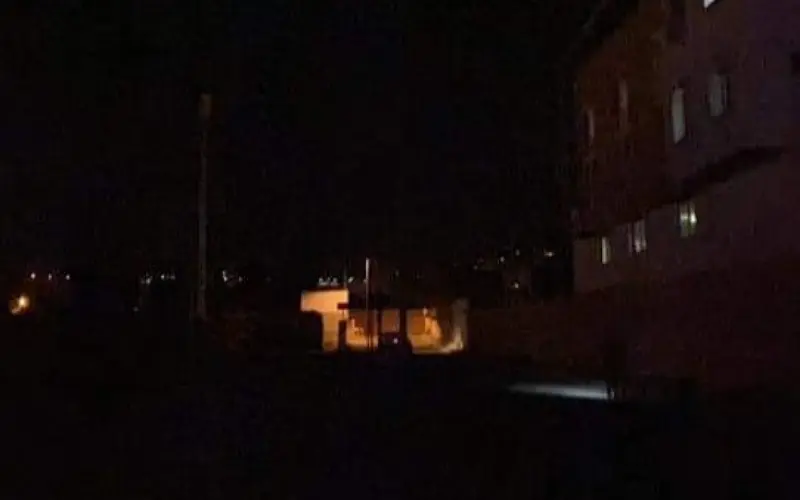 انقطاعات متكررة للإنارة تُغضب سكان المجاطية.. والرئيس يحمّل المسؤولية للربط غير القانوني