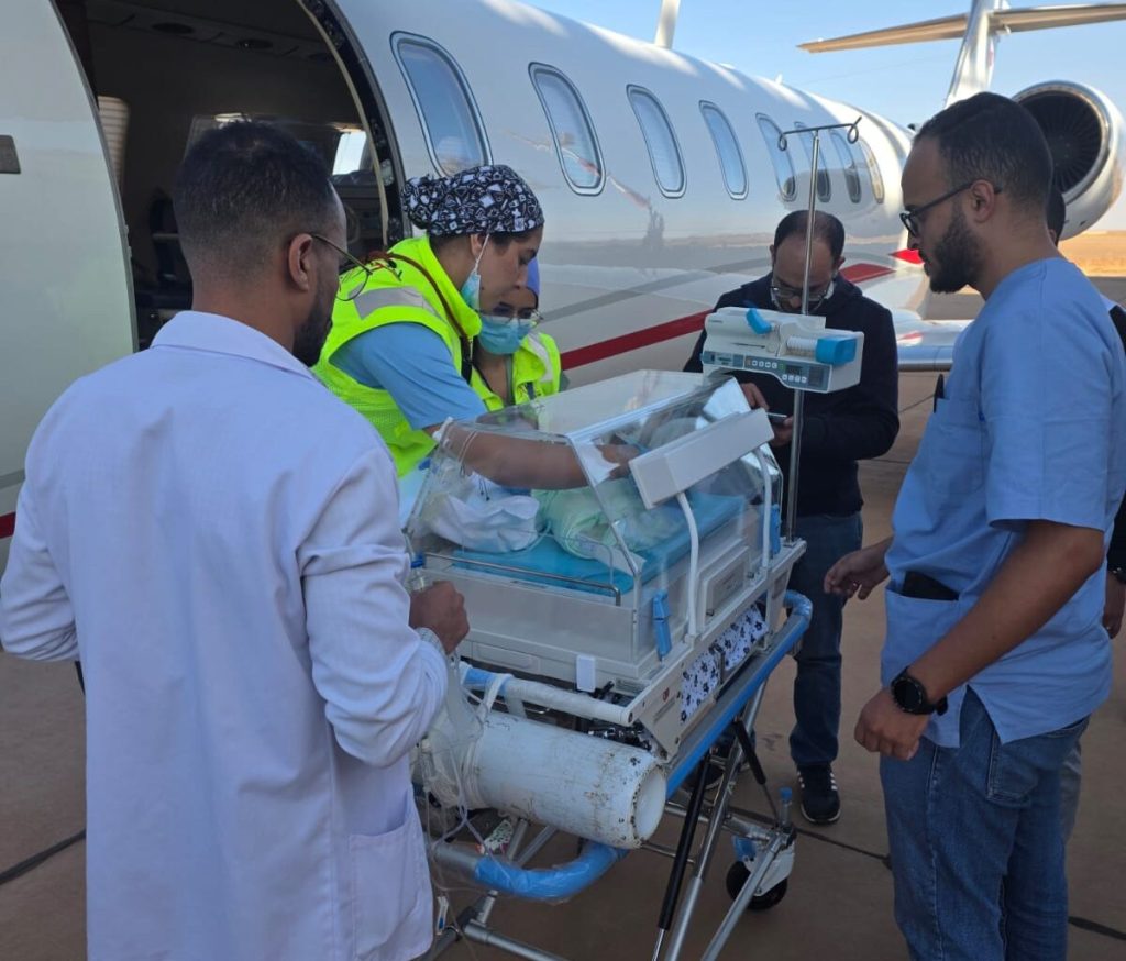 نقل استعجالي لرضيع خديج من الرشيدية إلى الرباط عبر طائرة إسعاف