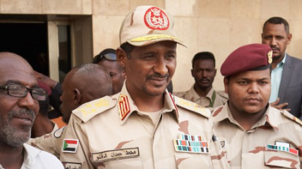 قائد “الدعم السريع” يتأسف لأهل الفاشر بعد المحاور التي نفذتها قواته بحق المدنيين