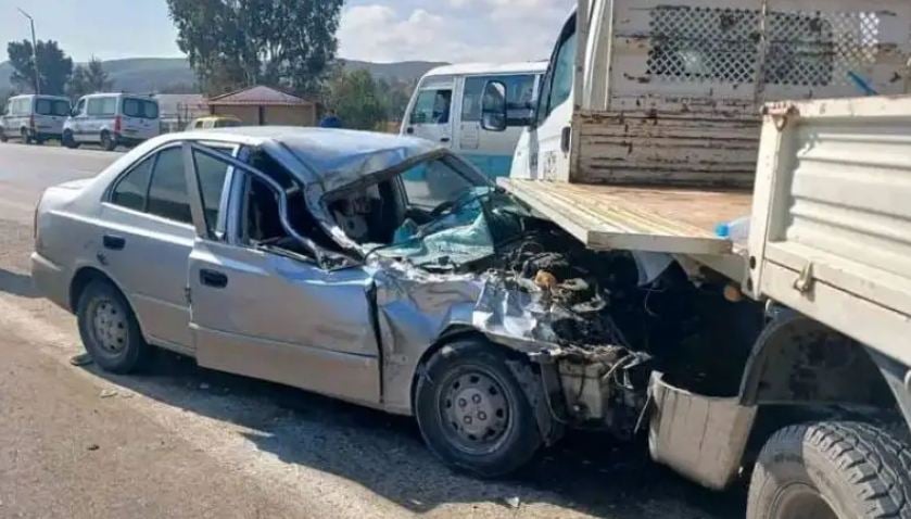 المدية.. 5 جرحى في اصطدام بين سيارة وشاحنة بالبرواقية