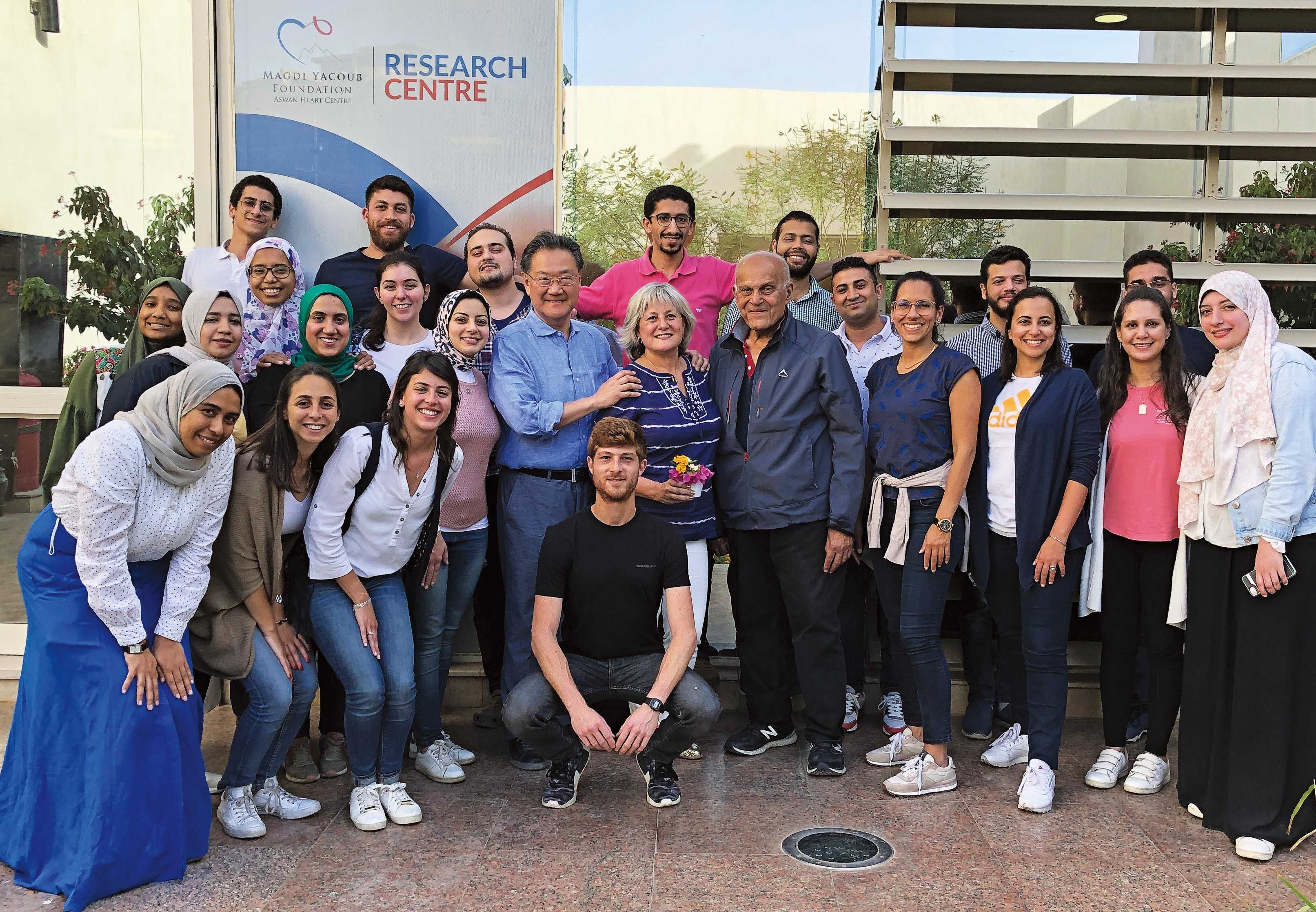 جانب من أصدقاء السير مجدى يعوب جانب من أصدقاء السير مجدى يعوب