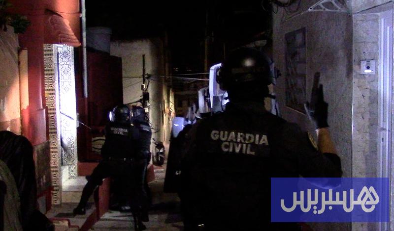 إسبانيا تفكك شبكة للهجرة عبر سبتة