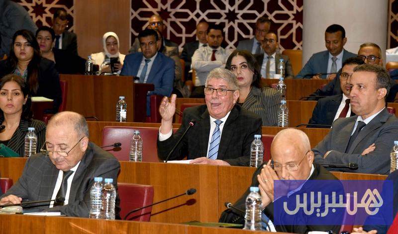 فريق “الجرار” يتهم شركات بطحن الورق وتقديمه كدقيق مدعم للفقراء