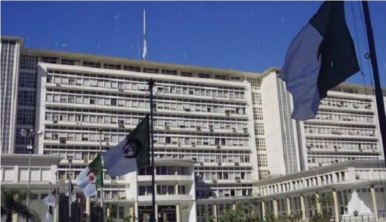 وزارة الداخلية تُشيد بالحس المدني للمواطنين في التبليغ عن الجرائم والتجاوزات
