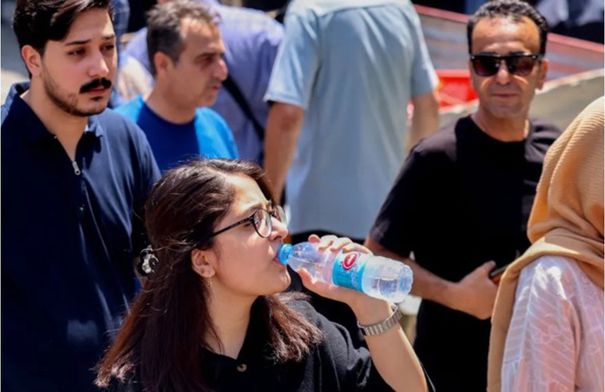 طهران تواجه خطر نفاد مياه الشرب بسبب “جفاف تاريخي”…