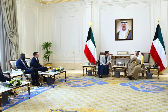 ولي العهد يستقبل رئيسة «الصليب الأحمر»