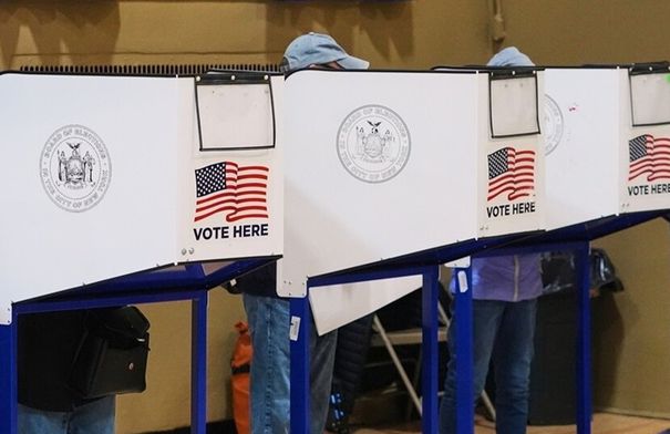 تذكروا التصويت غدا في نيويورك.. صوتوا لكومو…