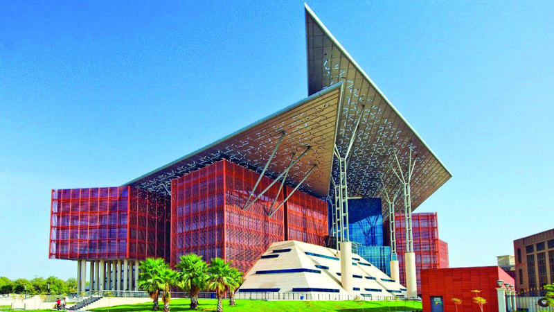 رجل يبيع مطعماً ويتهم المشتري بخداعه وتسليمه الثمن ناقصاً 155 ألف درهم