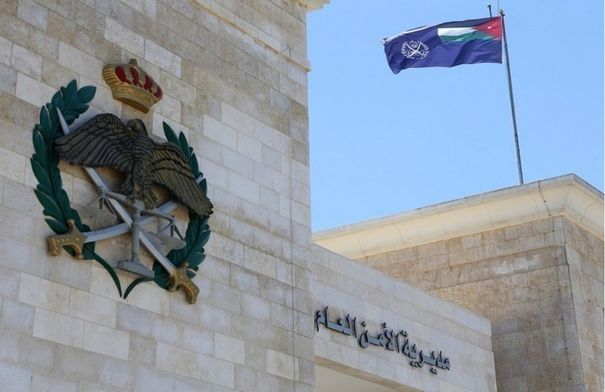 الأمن يضبط فتاتين سرقتا 100 ألف دينار ومصوغات ذهبية في…