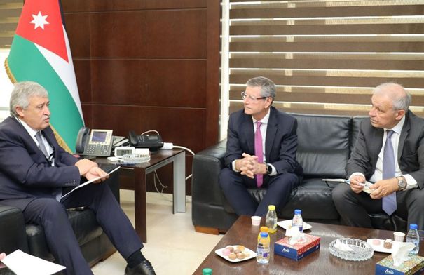 تطوير بيئة استثمارية جاذبة في قطاع النقل…