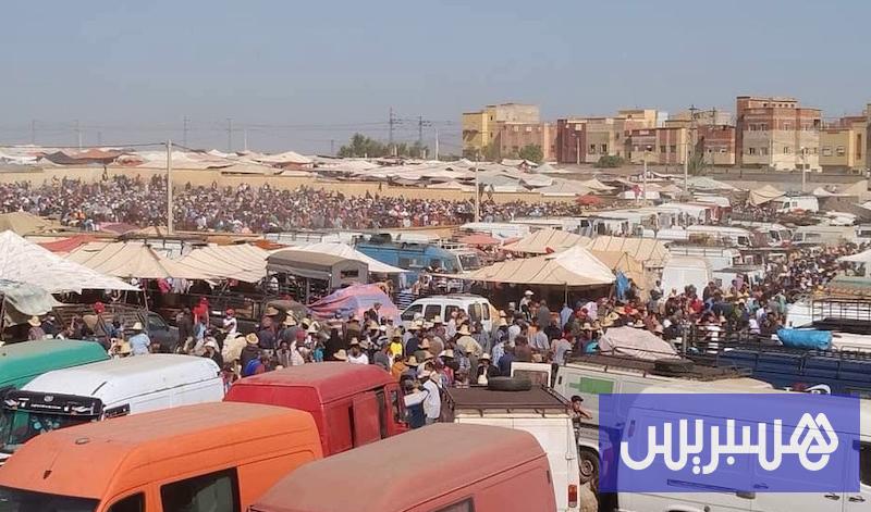 عين توجطات.. سوق أسبوعي فوق أرض مثار نزاع بين الوقف والملك العام