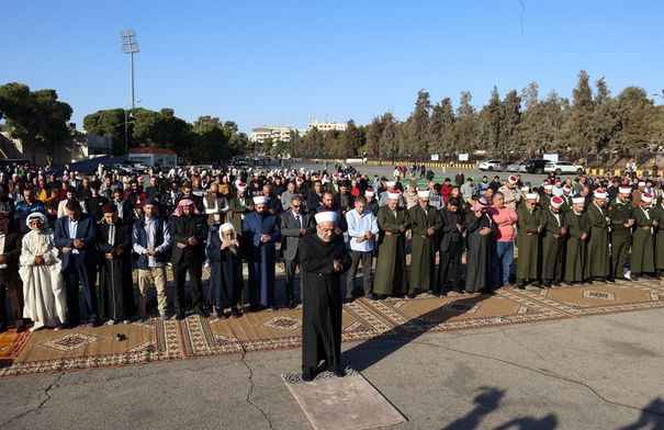 الأردنيون يؤدون صلاة الاستسقاء في مختلف مناطق المملكة…