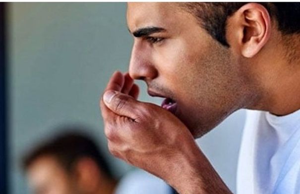لماذا يكون الفم كريه الرائحة صباحاً ومتى يكون خطيراً؟…