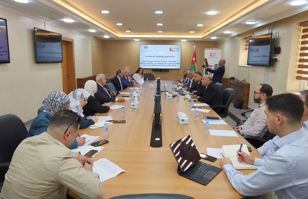 “الطاقة” و”العمل” تبحثان تطوير برامج تدريبية لقطاع…