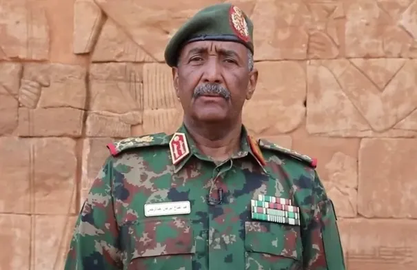 البرهان يعلن التعبئة العامة ويدعو السودانيين لحمل السلاح…