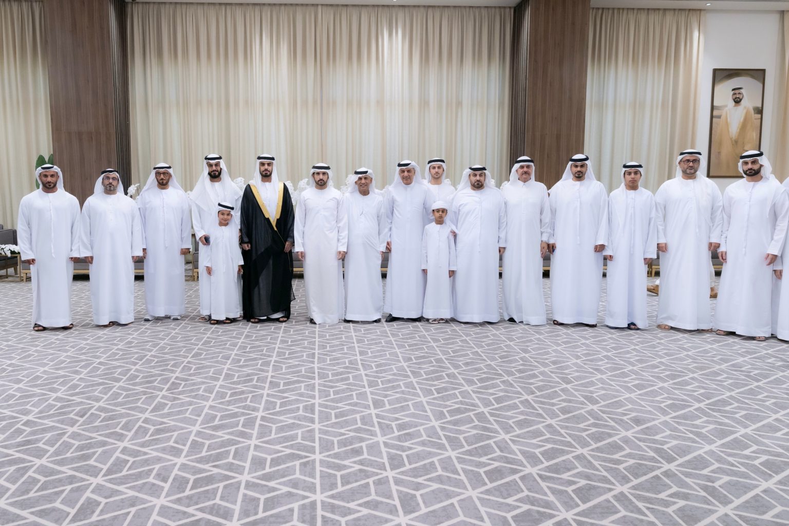 حمدان بن محمد يحضر أفراح عبدالغفار حسين والمري