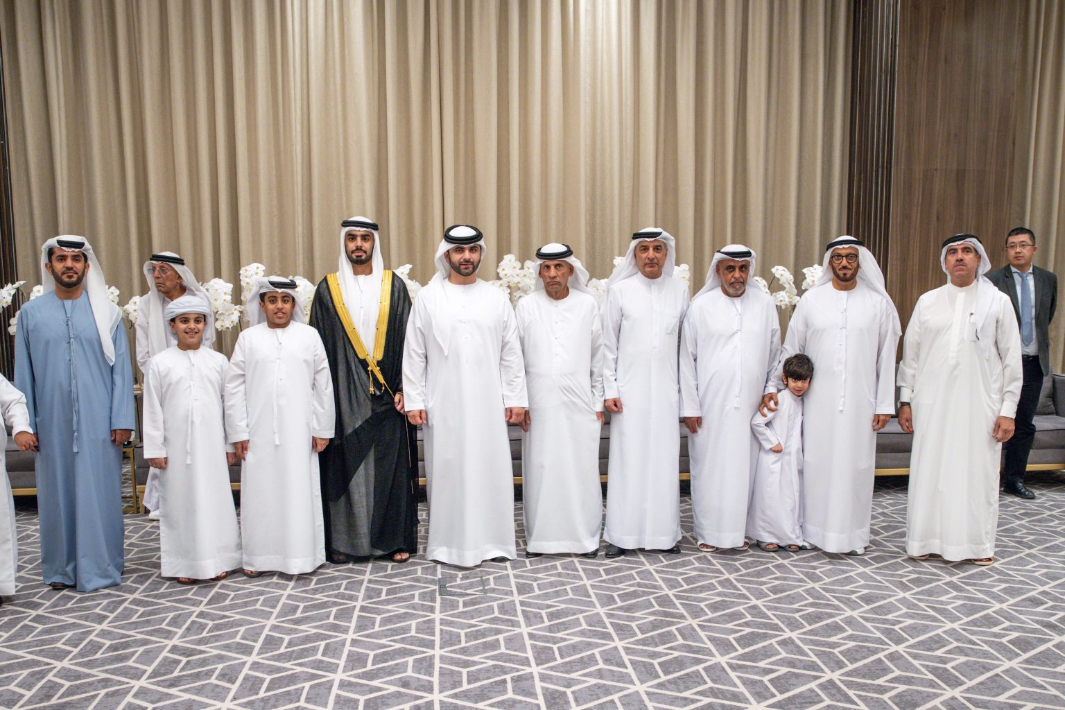 منصور بن محمد يحضر أفراح عبدالغفار حسين والمري