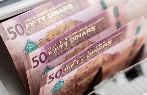 الحكومة ستسدد 7.3 مليار دينار ديونا…
