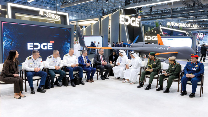 حمدان بن محمد يبحث التعاون مع وزير الدفاع في مونتينيغرو