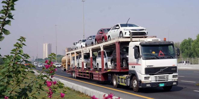 حظر حركة الشاحنات على شارعي الشيخ مكتوم بن راشد وشاطئ الراحة في أبوظبي