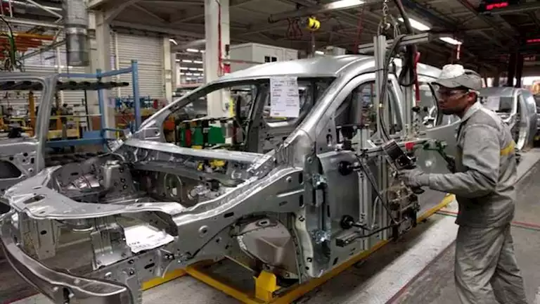 نشرة التوك شو| موجة انخفاضات بسوق السيارات والإنتاج المحلي يقتل الأوفر